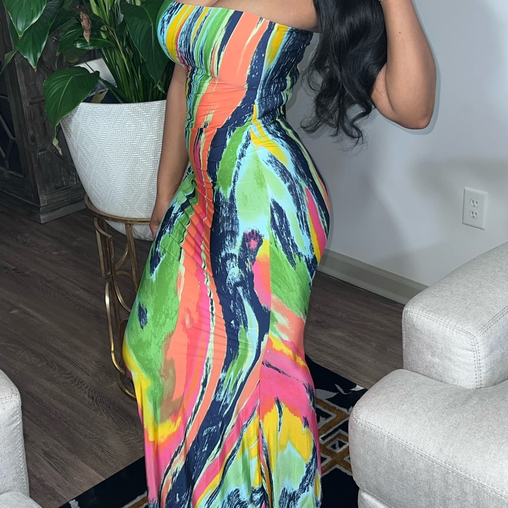 Form fitting maxi dress
